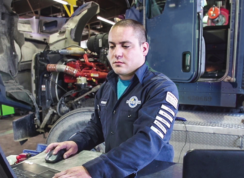 18 WHEELER TECHNICIAN